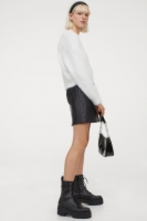 Cable-knit jumper 16.00 €