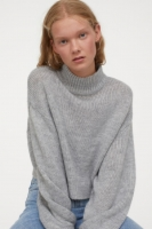 Knitted jumper 9.00 €