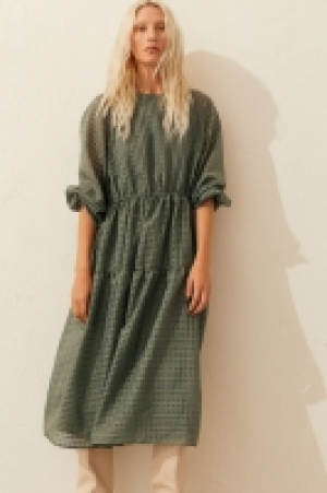 Jacquard-weave dress 20.00 €