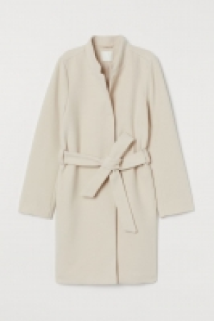 Coat with a tie belt 33.00 €