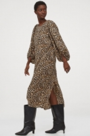 Balloon-sleeved dress 15.00 €