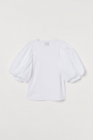 Puff-sleeved top 17.00 €