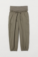 HM  MAMA Cropped cargo trousers