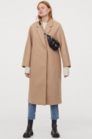 HM  Calf-length coat