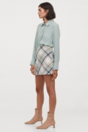 Short wool-blend skirt 16.00 €