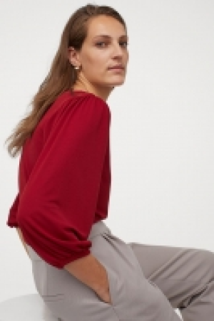 Boat-necked top 11.00 €