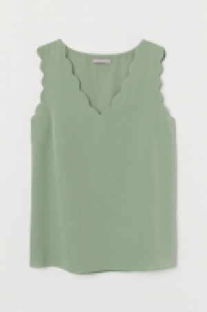 HM  Sleeveless blouse