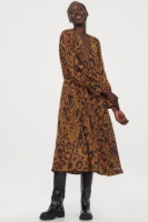 Calf-length dress 28.00 €