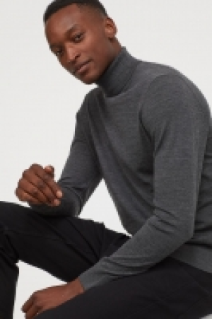 Merino wool polo-neck jumper 25.00 €