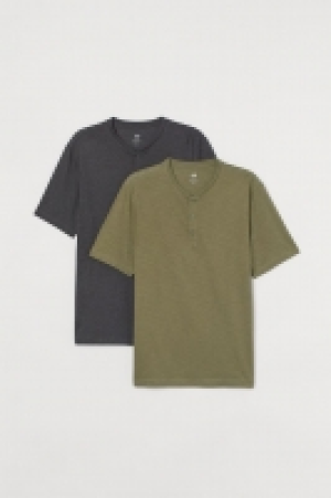 2-pack Henley shirts 10.00 €