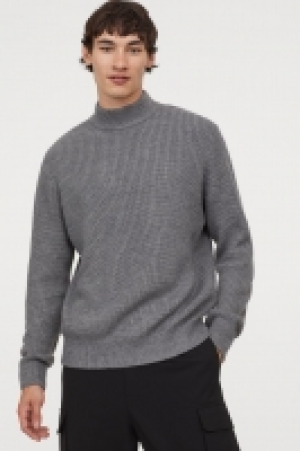 Turtleneck jumper 18.00 €