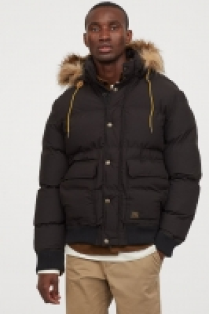 Hooded puffer jacket 45.00 €