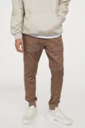 Joggers 23.00 €