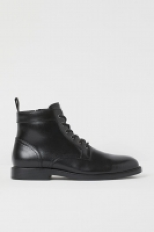 Zip-up boots 35.00 €
