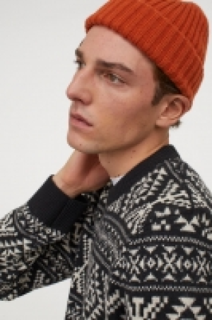 Knitted jumper 23.00 €