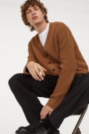 Knitted cardigan 23.00 €