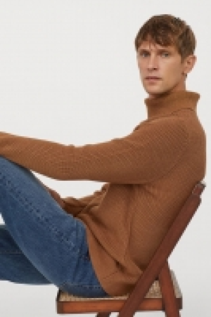 Rib-knit polo-neck jumper 20.00 €