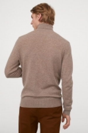 Merino wool polo-neck jumper 28.00 €