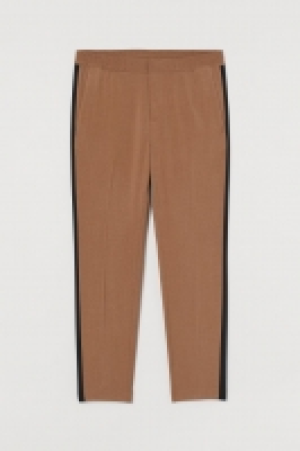 HM  Side-striped suit trousers