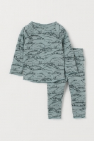 Top and trousers 10.00 €