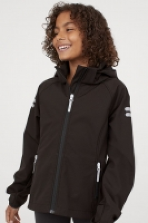 Water-repellent shell jacket 28.00 €
