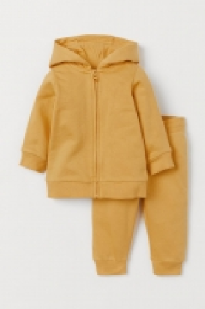 2-piece sweatshirt set 11.00 €