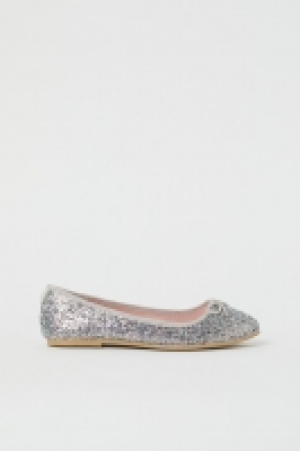 Glittery ballet pumps 10.00 €