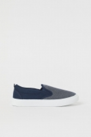 Slip-on trainers 8.00 €