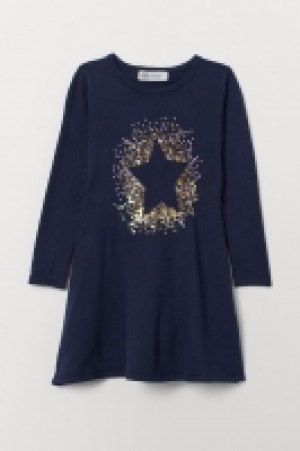 Dress with a sequined motif 15.00 €