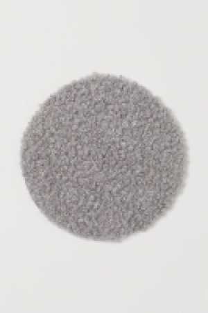 Faux fur seat cushion 7.00 €