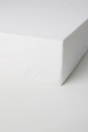 Fitted cotton satin sheet 15.00 €