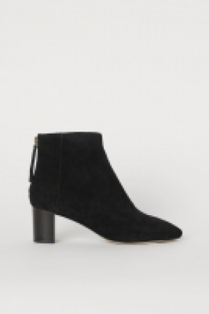 Ankle boots 28.00 €