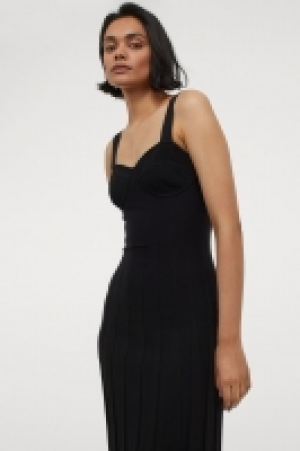 Fine-knit dress 38.00 €