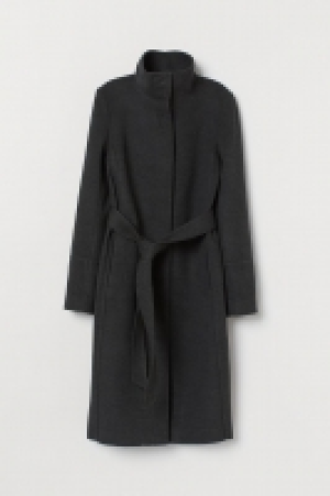 HM  Coat with a tie belt