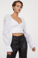 HM  Puff-sleeved wrapover top