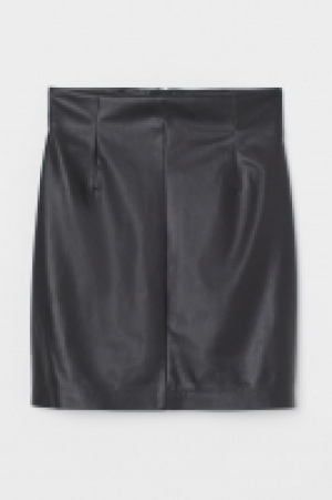 Imitation leather skirt 11.00 €