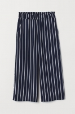 Cropped pull-on trousers 5.00 €