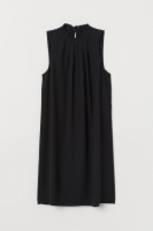 Crêpe dress 7.00 €