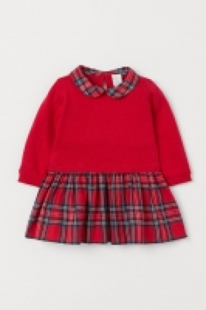 Knitted dress 9.99 €