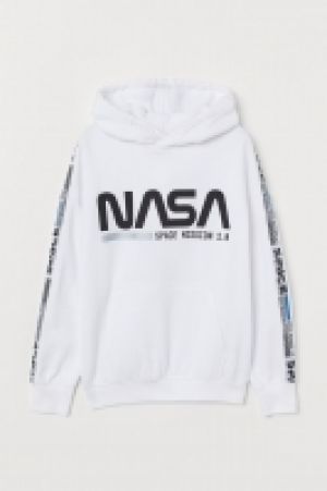 Printed hoodie 15.99 €