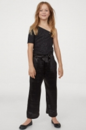 Wide satin trousers 11.00 €