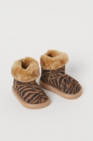 Warm-lined boots 8.00 €