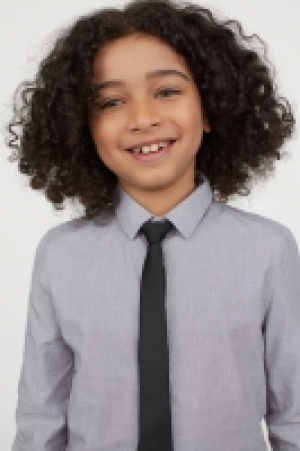 Shirt with a tie/bow tie 10.99 €