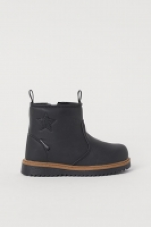 Waterproof boots 15.00 €