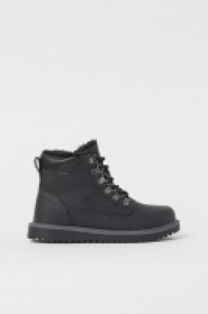 Waterproof boots 22.99 €