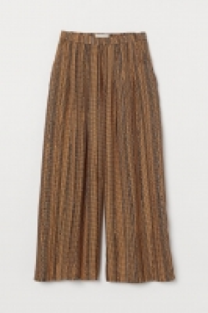 Wide trousers 16.00 €