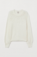 HM  Fine-knit jumper with beads