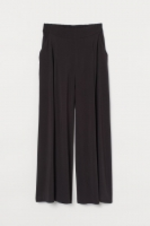 Wide trousers 8.00 €