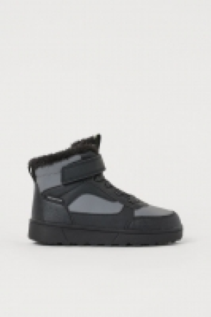 Waterproof hi-tops 23.00 €