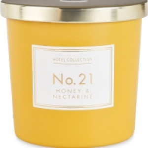 Honey & Nectarine Scented Candle